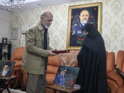 دیدار فرمانده قرارگاهخاتم با خانواده شهیدان نصیرزاده و درهباغی