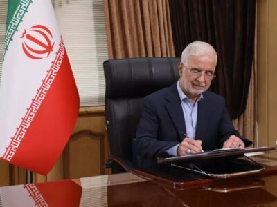 مومنی: ایران مقتدرتر از هر زمان دیگری در برابر تهدیدات ایستاده است