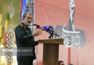 رضایی: انتقام پرونده جدید جنگ تحمیلی است؛ همراهی مردم سرمایه اصلی کشور