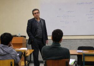 از انقلاب فرهنگی تا گزینشهای ایدئولوژیک؛ دانشگاههای ایران چرا از جهان علم عقب افتادند؟/ کسی که اوایل انقلاب استاد اخراج میکرد خودش بعدتر اخراج شد