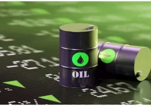 جهش دوباره قیمت نفت؛ برنت به ۸۳ دلار رسید