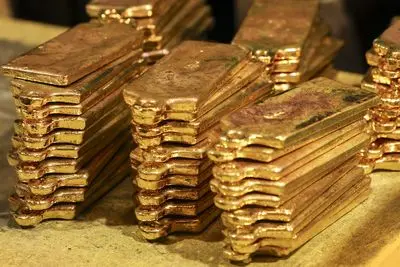 سیگنال آتشبس به قیمت دلار/ دلار آماده جهشی تازه است؟ ماجرای یک تصمیم مهم در آمریکا و شروع جهش تاریخی طلا