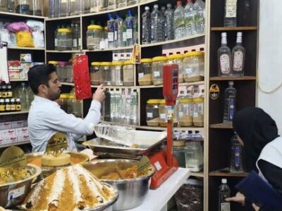کشف و توقیف ۳۲۳ لیتر عرقیات تاریخ مصرف گذشته در آبادان