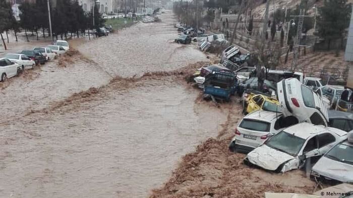 آمادهباش در ۱۸ استان برای رگبار شدید، تگرگ و سیلاب از شنبه آمادهباش در ۱۸ استان برای رگبار شدید، تگرگ و سیلاب از شنبه