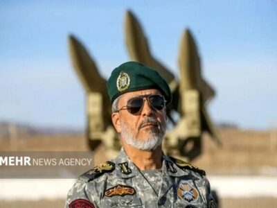 امیر سیاری: تنگه هرمز در کنترل کامل ایران است؛ آمادهتر از گذشتهایم