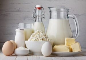معاون وزیر جهاد: تخلفات قیمتی محصولات لبنی پیگیری میشود