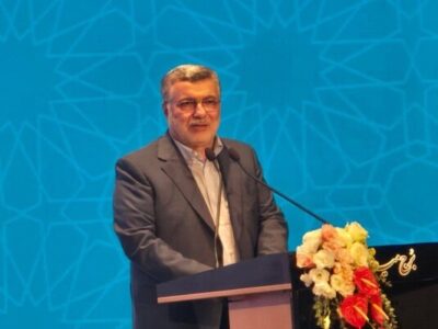 گلایه وزیر بهداشت از تجویز ۱۰۰ عدد آموکسیسیلین در نسخه بیمار