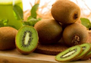 ۲ میوه فوق العاده برای درمان یبوست