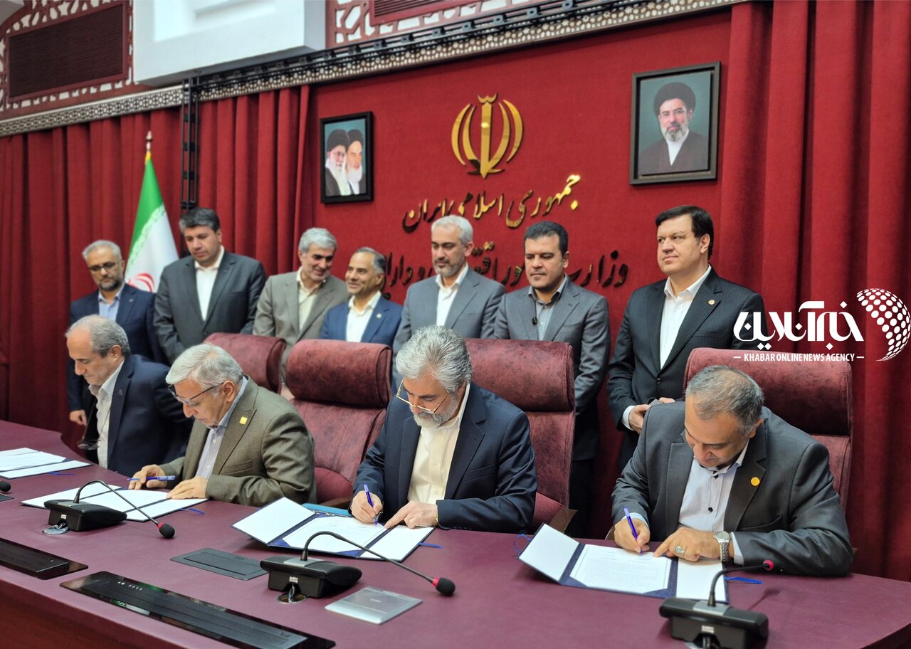 امضای تفاهمنامه برای بازسازی دانشگاههای آسیبدیده/ چهار بانک تامین مالی کردند امضای تفاهمنامه برای بازسازی دانشگاههای آسیبدیده/ چهار بانک تامین مالی کردند