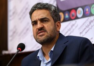 بخشی: مسئله اقتصاد ایران با تغییر مدیران حل نمیشود