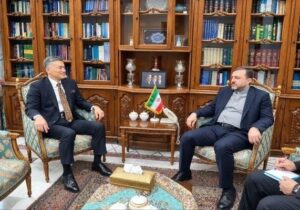 دیدار غریبآبادی با سفرای هند، ژاپن و اسپانیا